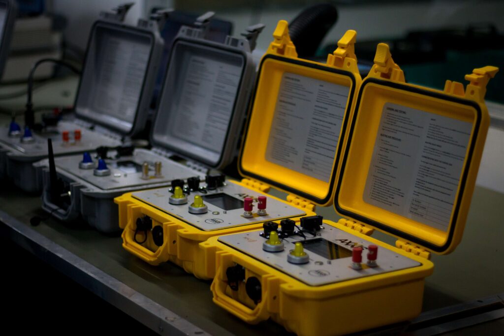 The dual voltage basis of the new system means that detonators can be tested while they are logged in.