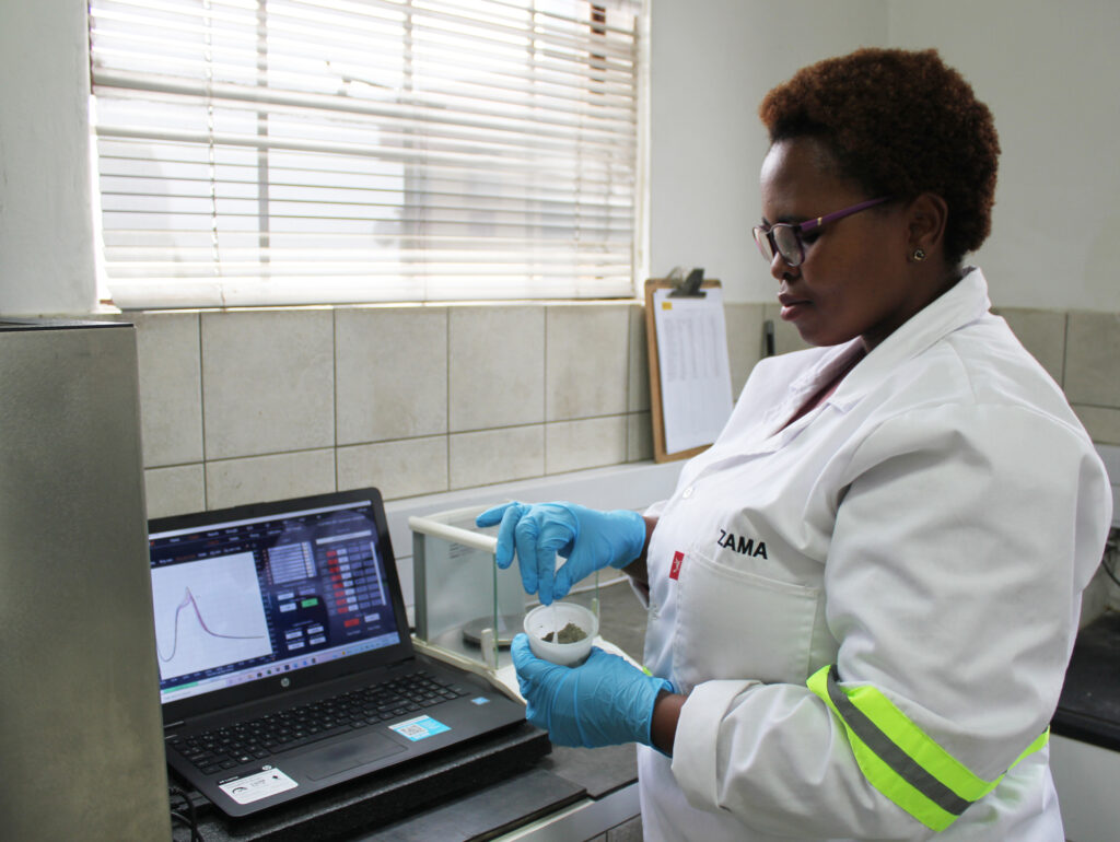 Isothermal calorimetry used to measure the heat generated or thermal hydration of cement to indicate its rate of reaction.