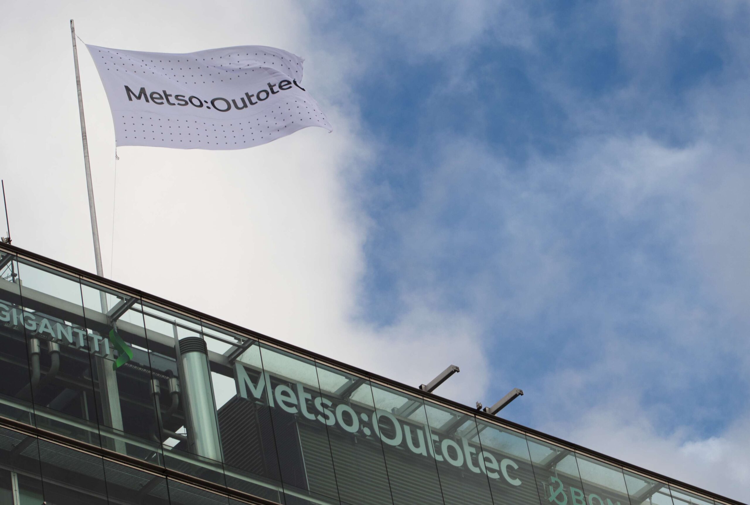 During spring 2022, Metso Outotec has made a one-time investment of €2,2-million to correct the identified individual, unexplained gender-related pay gaps.