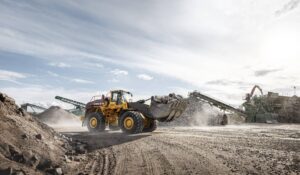 The Volvo L350H wheel loader is ideally suited for a range of applications from mining and quarrying to heavy infrastructure.