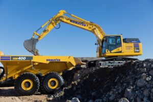 Komatsu’s PC210LCE electric excavator features Proterra’s lithium-ion battery technology.
