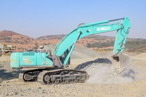 AML Aggregates’ Kobelco SK380XDLC-10 excavator has been bought with a three-year/6 000 hour extended warranty on the hydraulics, wet drivetrain and engine.