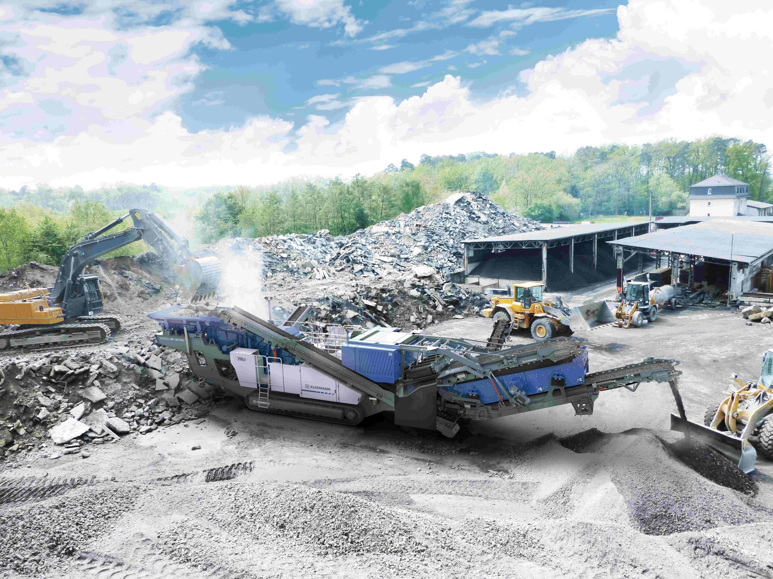 In stationary recycling operations, the preconditions for the use of a Kleemann crushing plant with E-DRIVE are often very favourable.