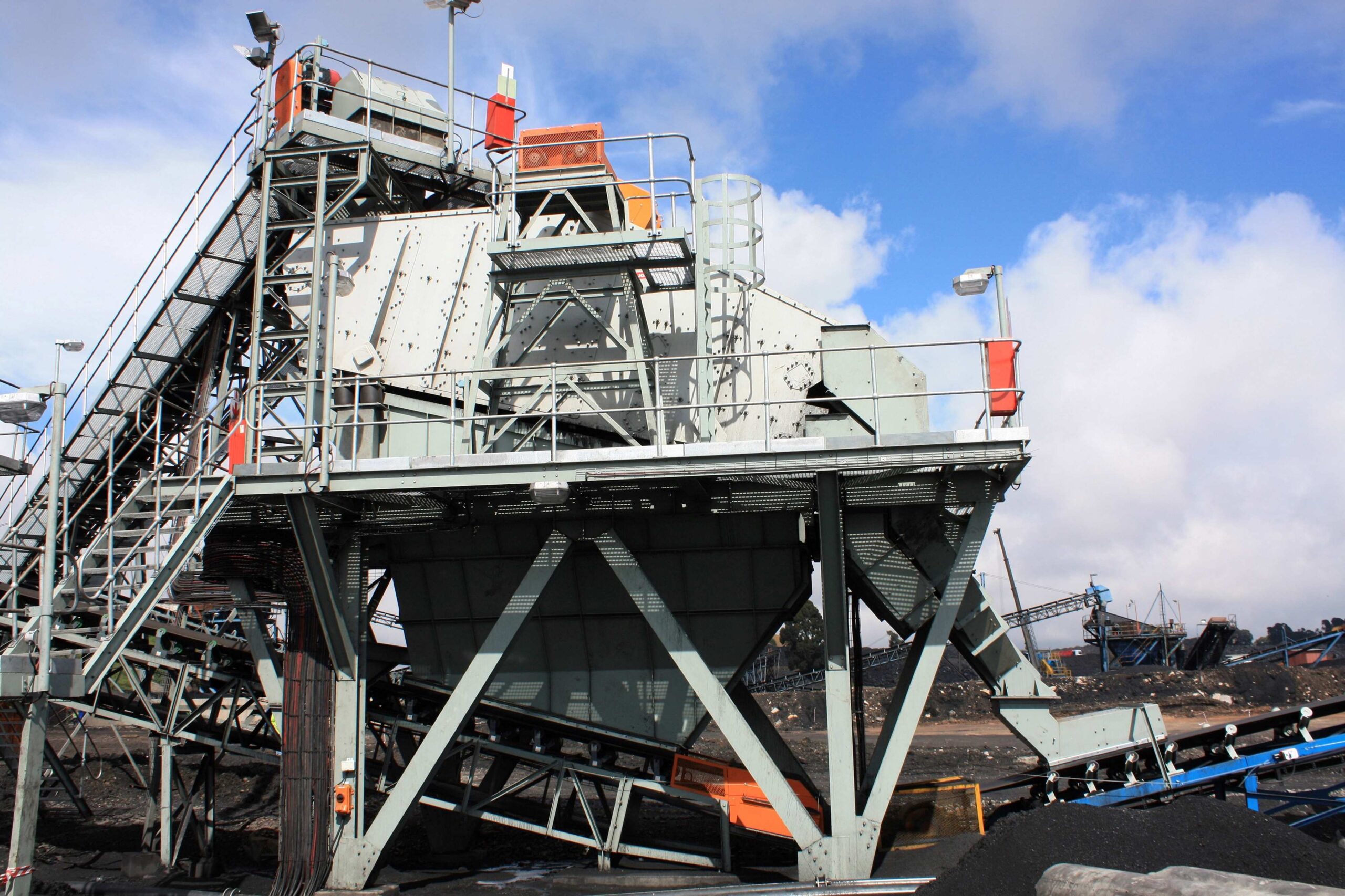 A double deck vibrating screen in a coal application.