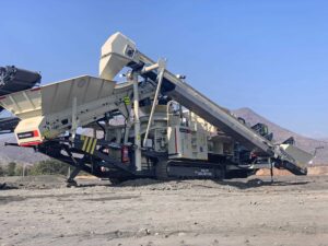 The Lokotrack LT200HPS mobile cone crusher is designed especially for secondary and tertiary crushing. It is equipped with return conveyor and either single or double-deck screen.