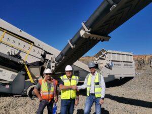 From left: Ian Brink (contracts manager), Casper Booyse (Astec South Africa product sales manager) and Lizarox director Michael Crackett.