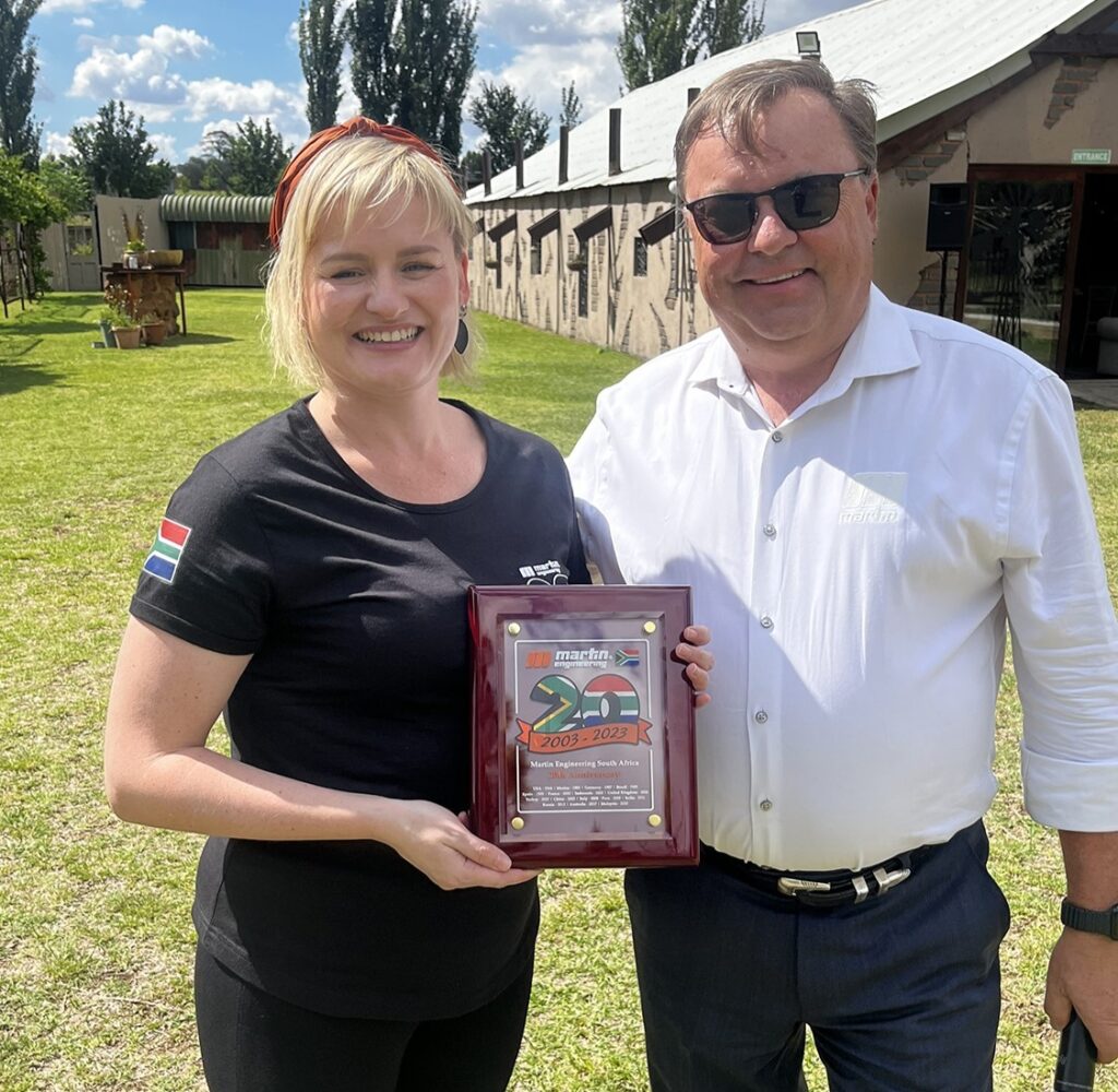 Martin’s Group CEO Robert Nogaj (right) presented Martin Africa new General Manager Fran van der Berg with a specially made plaque commemorating 20 years in Africa.