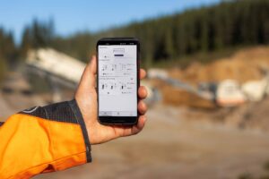 With the Metso Remote IC app, the operator can view all the Lokotrack train machines and their main process parameters using a single dashboard.