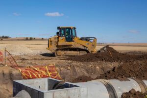 The 973 is the largest track loader in the industry, but still offers agility and ease of operation.