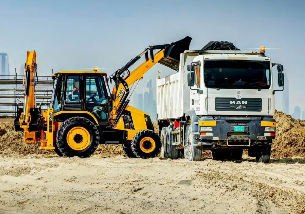 Under the bonnet, the JCB 3CX range benefits from improved efficiency in the hydraulics thanks to new variable displacement piston pumps that are standard across all models.