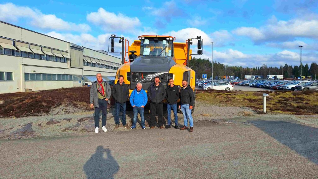 The artisans embarked on a five-day trip from 4-9 March 2024, which entailed visits to the Volvo CE Braås and Skövde factories as well as the Volvo CE Customer Centre in Eskilstuna.