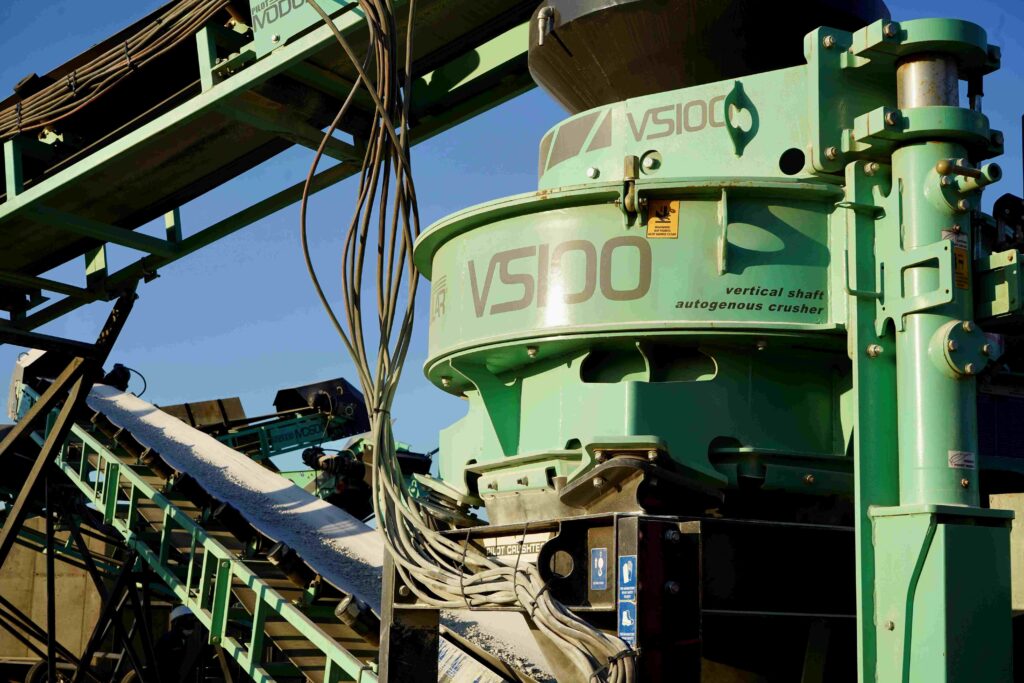 The Twister VS100 is the latest generation of static VSI crusher and is a robust and reliable skid mounted vertical shaft impact crusher, for use in tertiary and quaternary crushing applications.