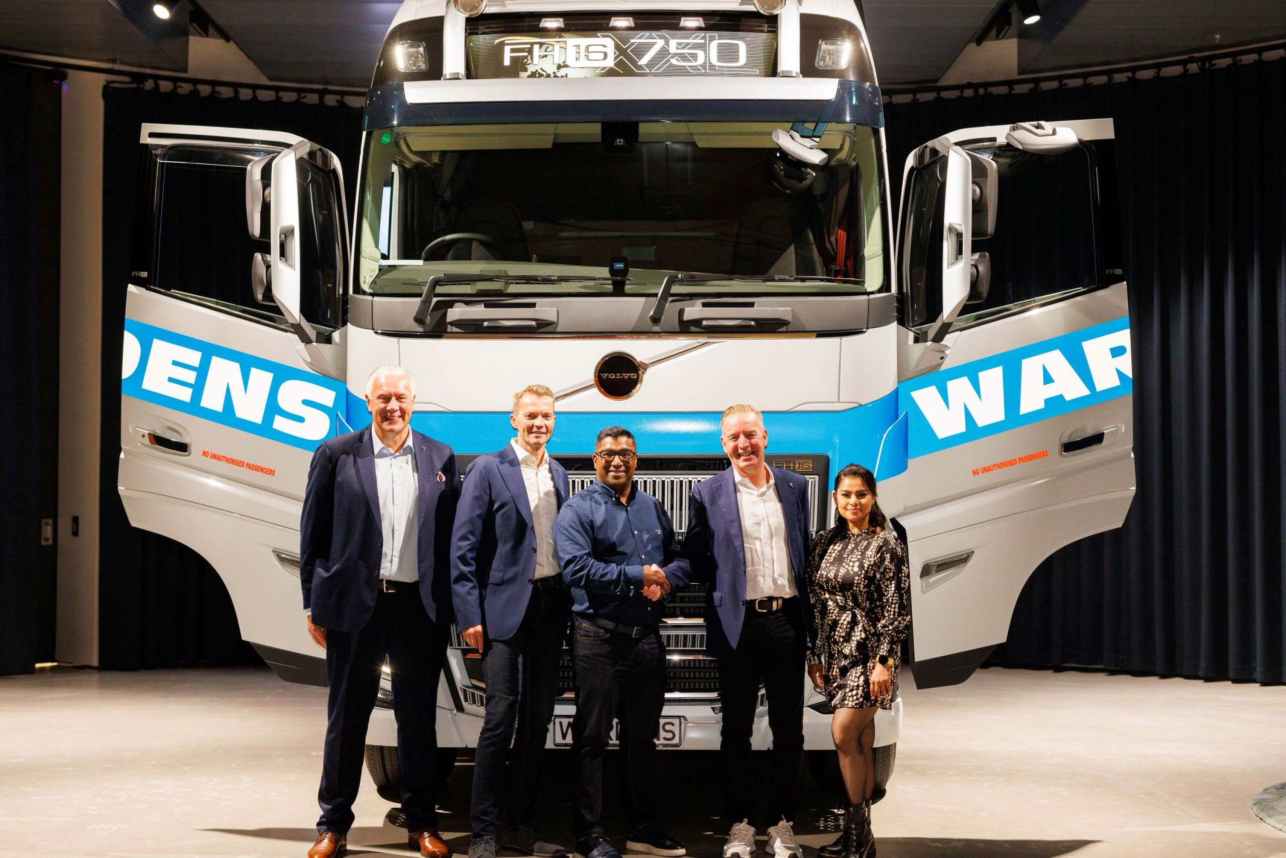 From left: Anders Friberg – Director New Truck Sales (South Africa), Johan Selvén – VP Truck Sales & Marketing (Sweden), Pragasen Govender – Wardens Cartage (General Manager), Per Erik Lindström – SVP Volvo Trucks International (Sweden), and Nerissa Premlal – Wardens Cartage (Head of Compliance).