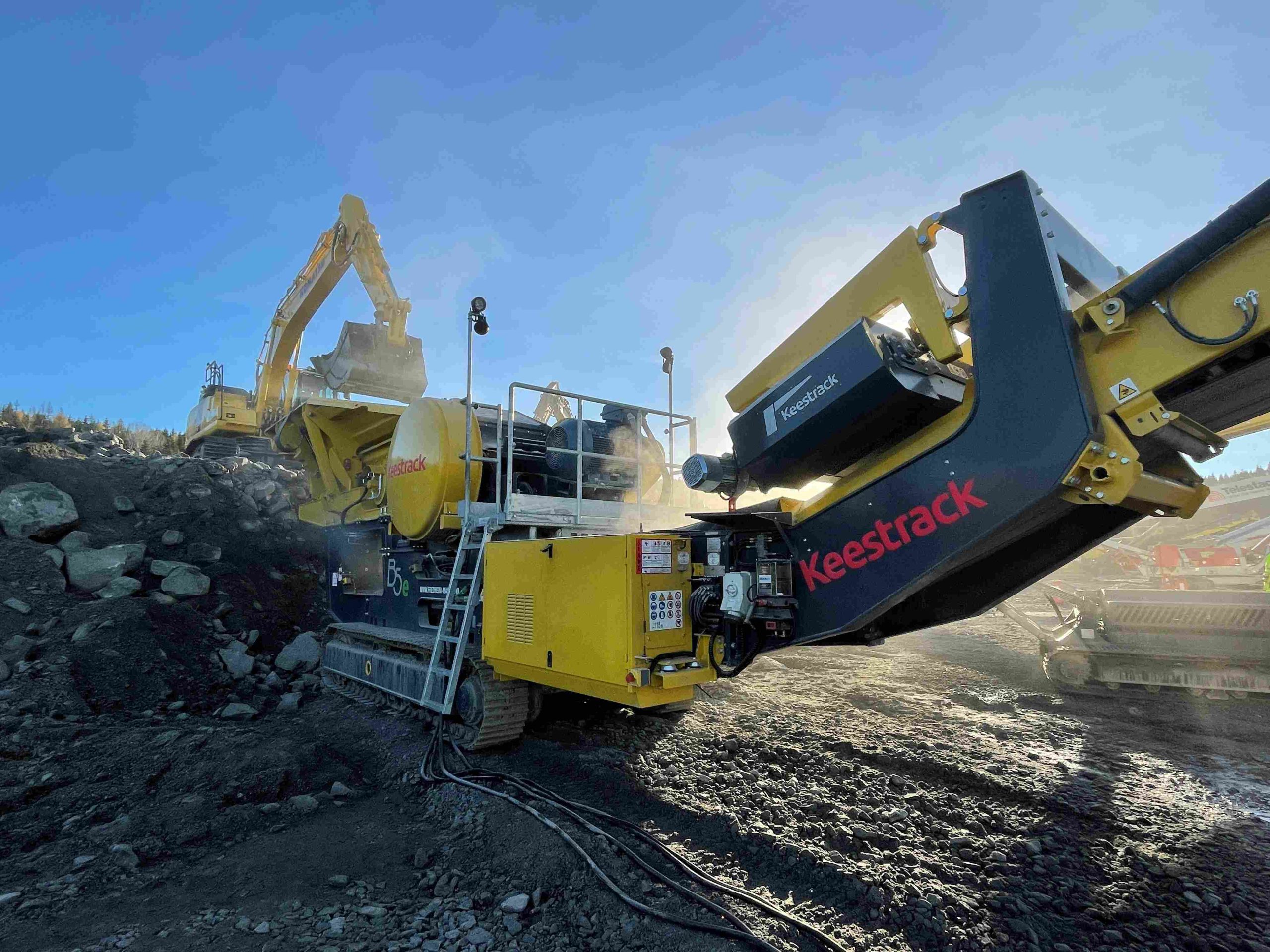 Keestrack’s B5e is a ZERO full electric-drive, compact heavy duty jaw crusher used for primary crushing in quarrying and mining applications.