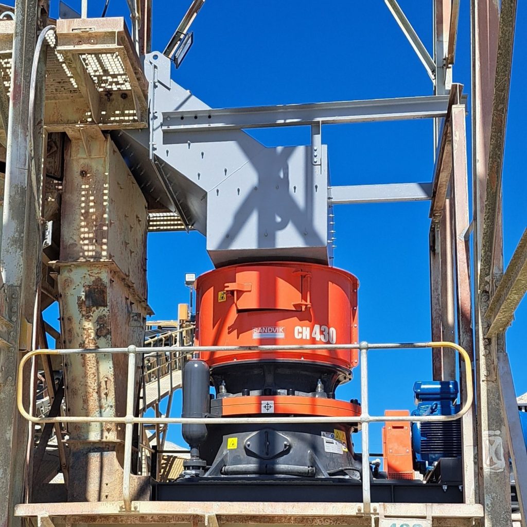 The Sandvik CH430 cone crusher was selected for its compatibility with existing infrastructure and reduced installation time during Rheebok Quarry’s scheduled shutdown.
