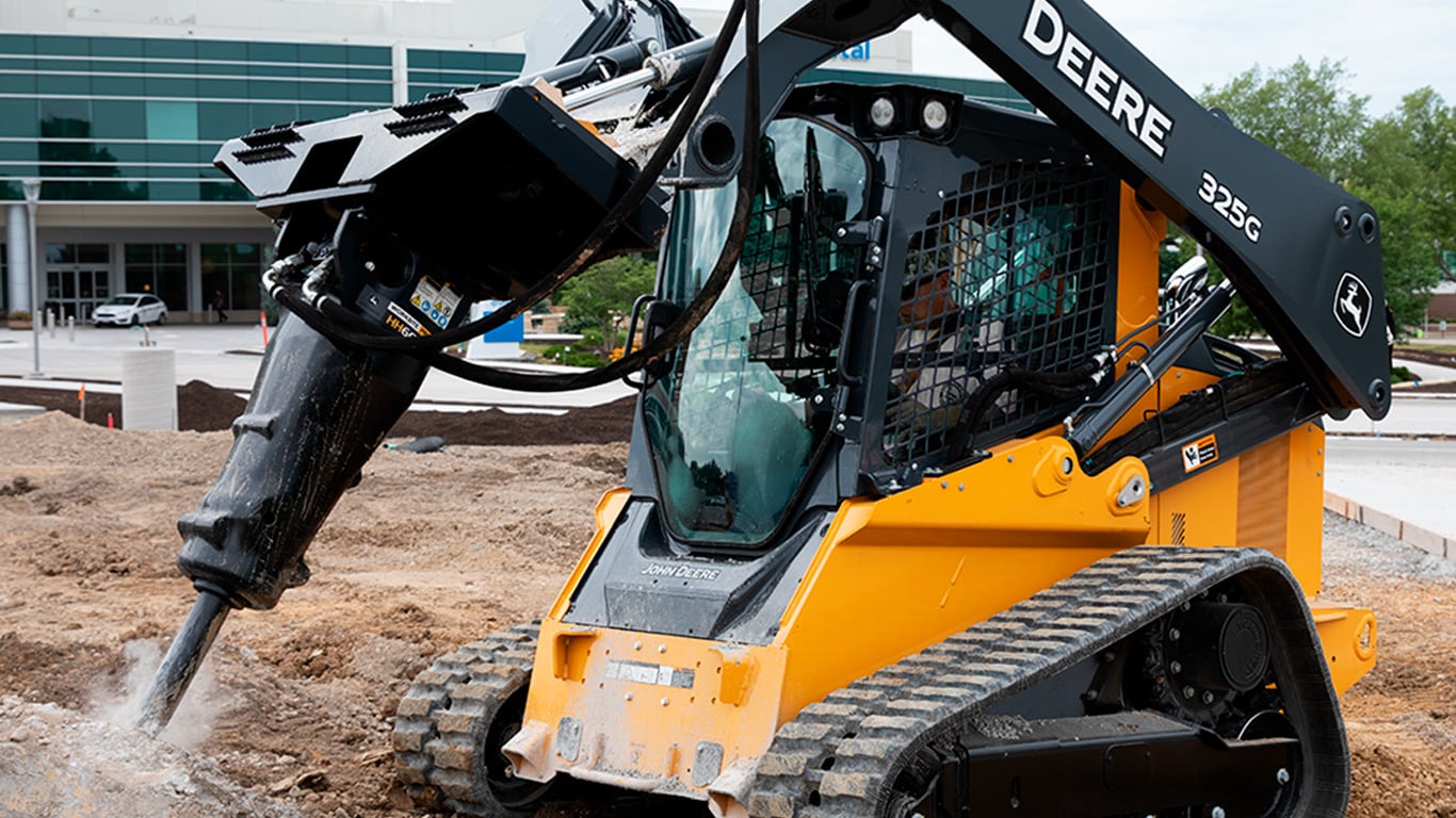 Compact in size but heavy on performance, the 325G is built to excel in tough environments while delivering powerful breakout forces and exceptional stability on soft or uneven terrain.