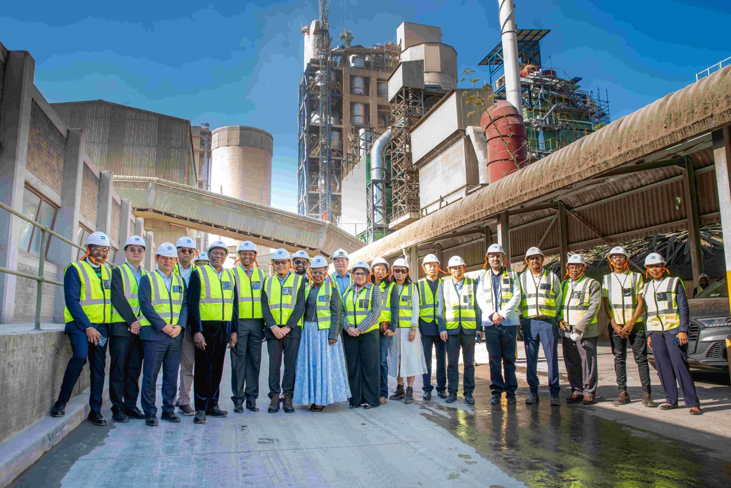 The start-up ceremony was attended by over 100 guests, including employees and customers, as well as government and community stakeholders.