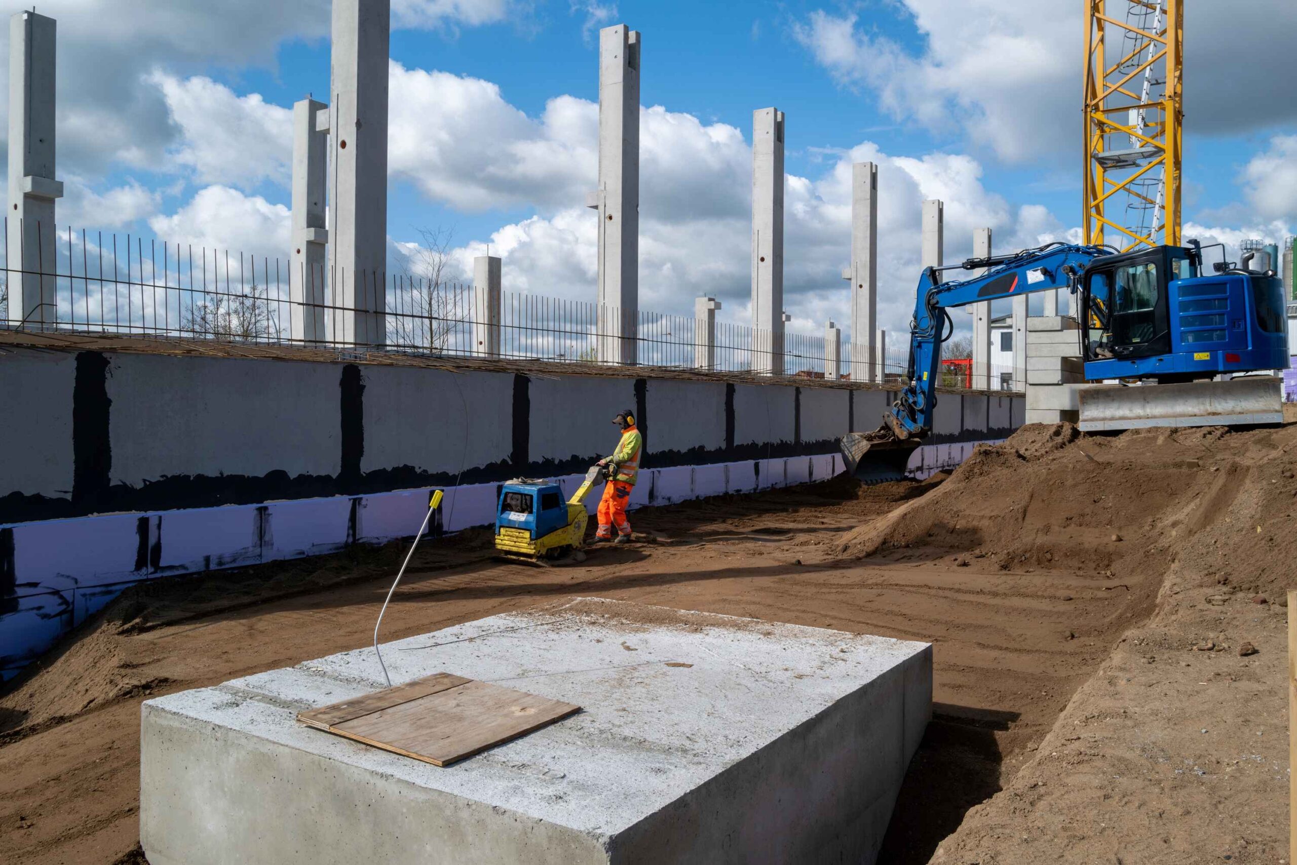 Through the use of tailored polymers and catalysers to enhance performance, EnviroMix reduces CO₂ emissions by up to 50% per cubic metre of concrete.