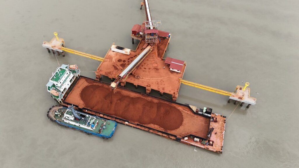 This installation underscores Telestack’s expertise in providing advanced solutions for the global mining industry, particularly in handling challenging bulk materials like bauxite.