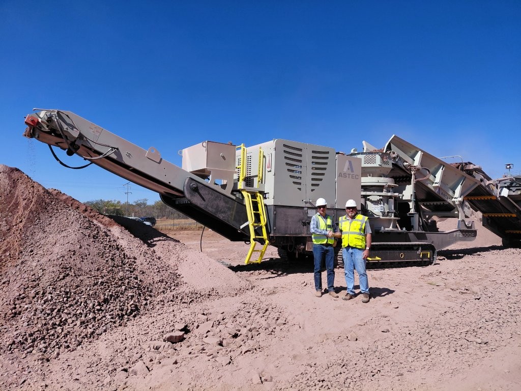 Casper Booyse of Astec Industries and Michael Crackett, director of Lizarox.