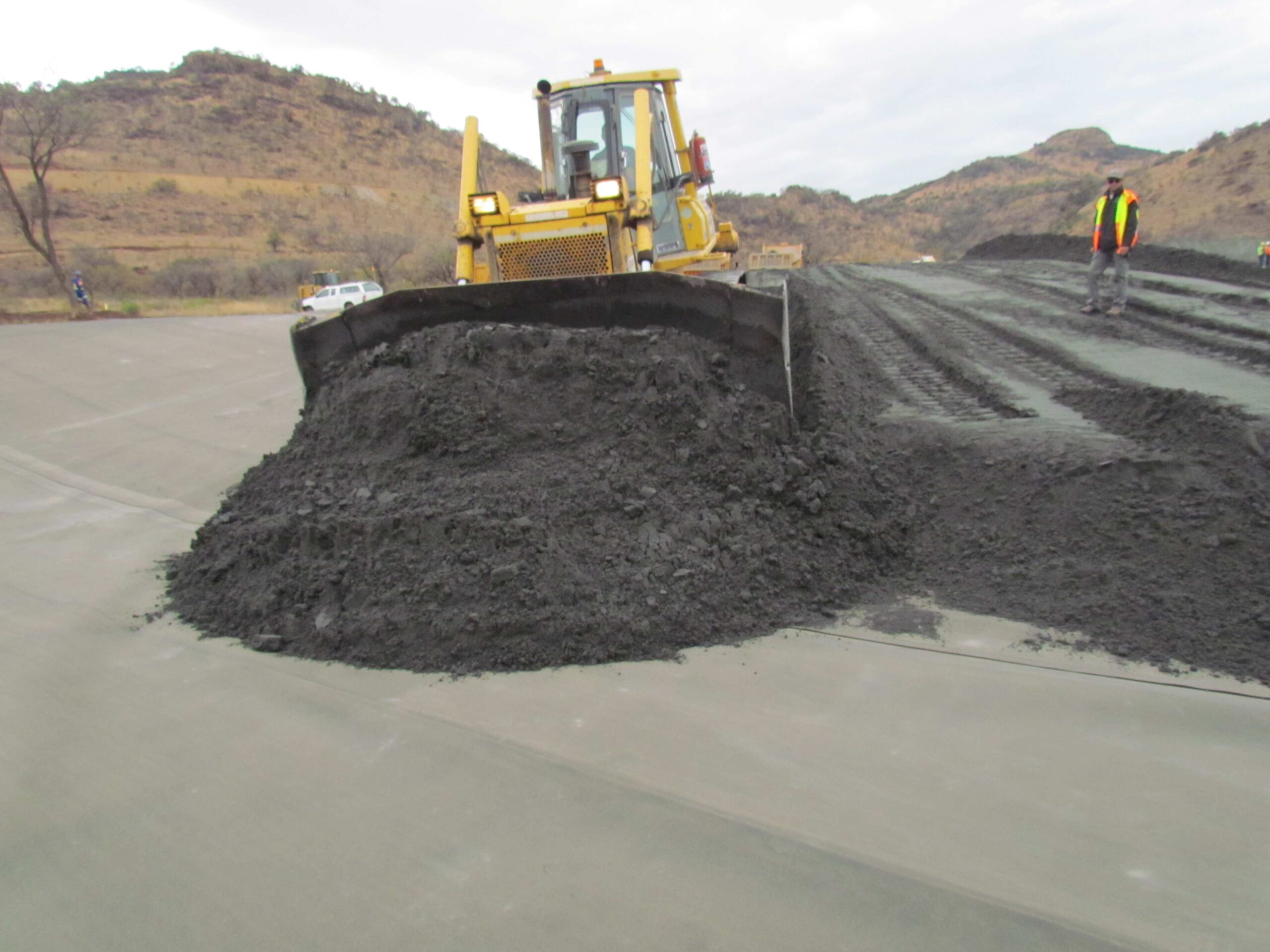 Filtered Tailings spread on top of HDPE liner.