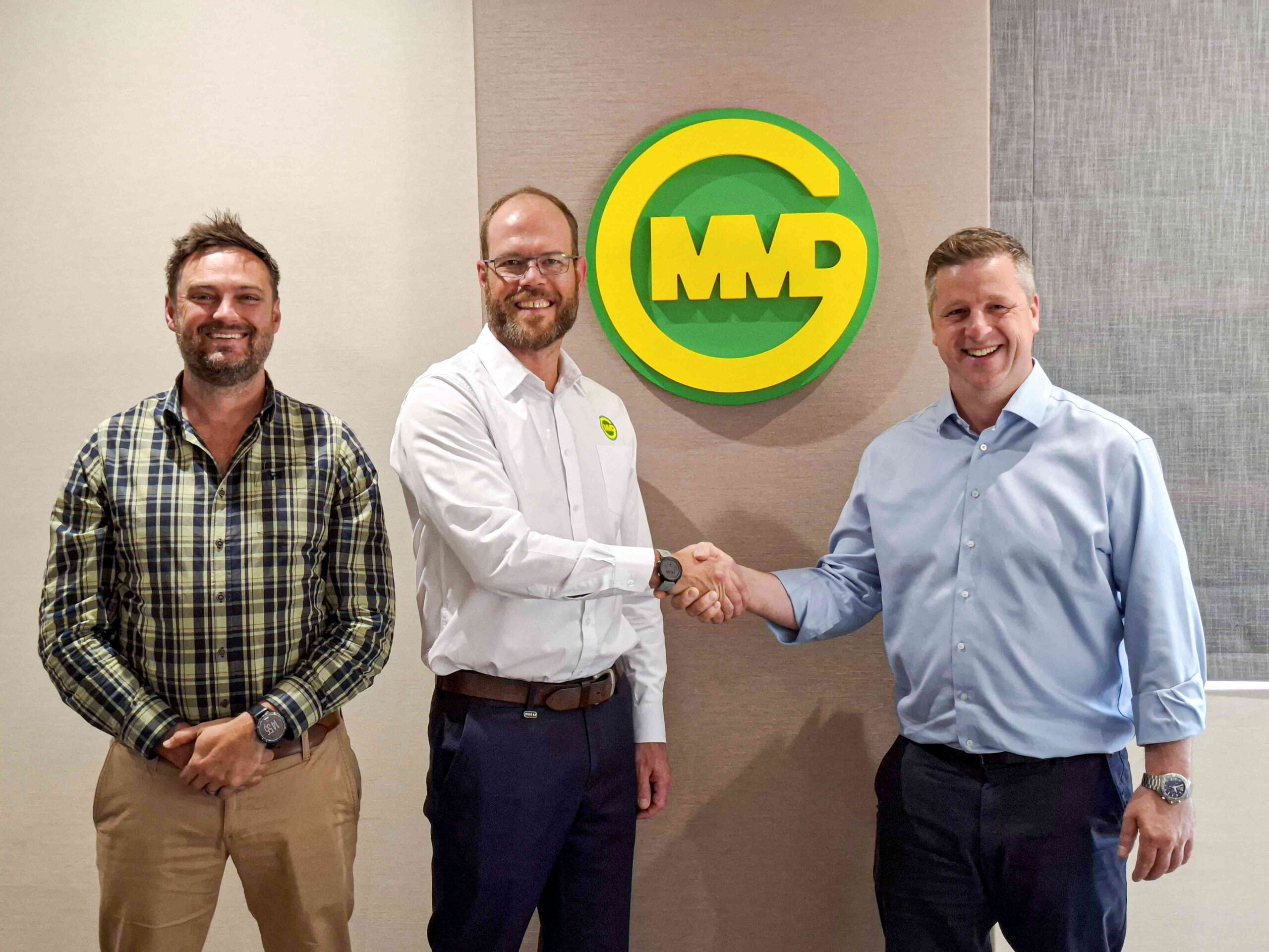 Janis Lombard (left) and Willem Pieterse (centre) from MMD, with Neil McIlwaine from MAGNA, pictured at MMD’s South Africa location.