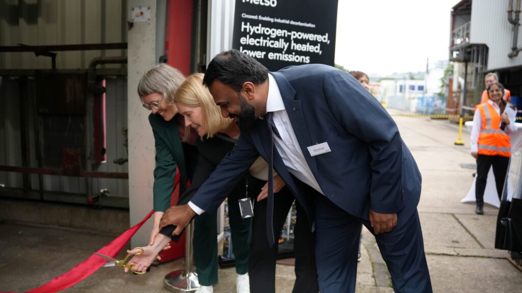 The Circored pilot plant, which is based on Metso’s proprietary technology, enables continuous pre-reduction using hydrogen as the sole reducing agent.