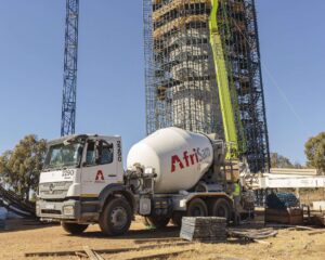 To avoid overloading and deforming the formwork, concrete pouring was limited to 12 m³/hour.