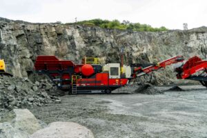 The energy-efficient Sandvik UJ443E represents a major step forward in sustainable mobile crushing technology, paving the way for electrified solutions in Africa.