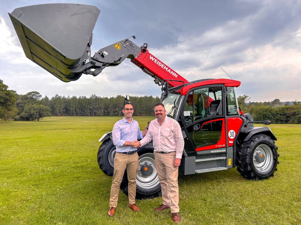 Etienne Pignon, Weidemann Market Development Manager (left), with Stefan le Roux, Wacker Neuson MD South and Sub Sahara Africa.