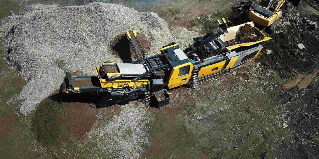 The Keestrack R5 impact crusher combines compact dimensions with high productivity and versatility.