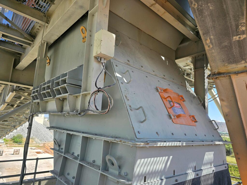 This Weba head chute carefully controls the speed and discharge angle of platinum ore, significantly reducing liner wear and preventing blockages that can lead to costly unplanned plant downtime.