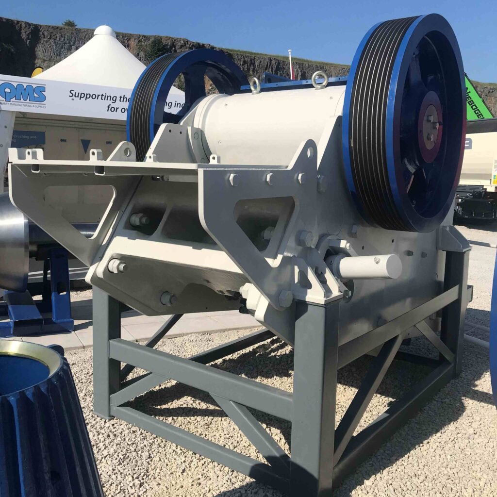 With excellent availability, the QMS JB Series jaw crushers cover a diverse range of applications, each engineered to maximise productivity while minimising operating costs.