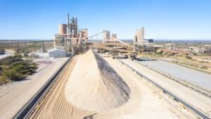 AfriSam’s Ulco facility reflects the company’s commitment to delivering consistently high-quality aggregates through advanced processing methods and rigorous quality control systems.
