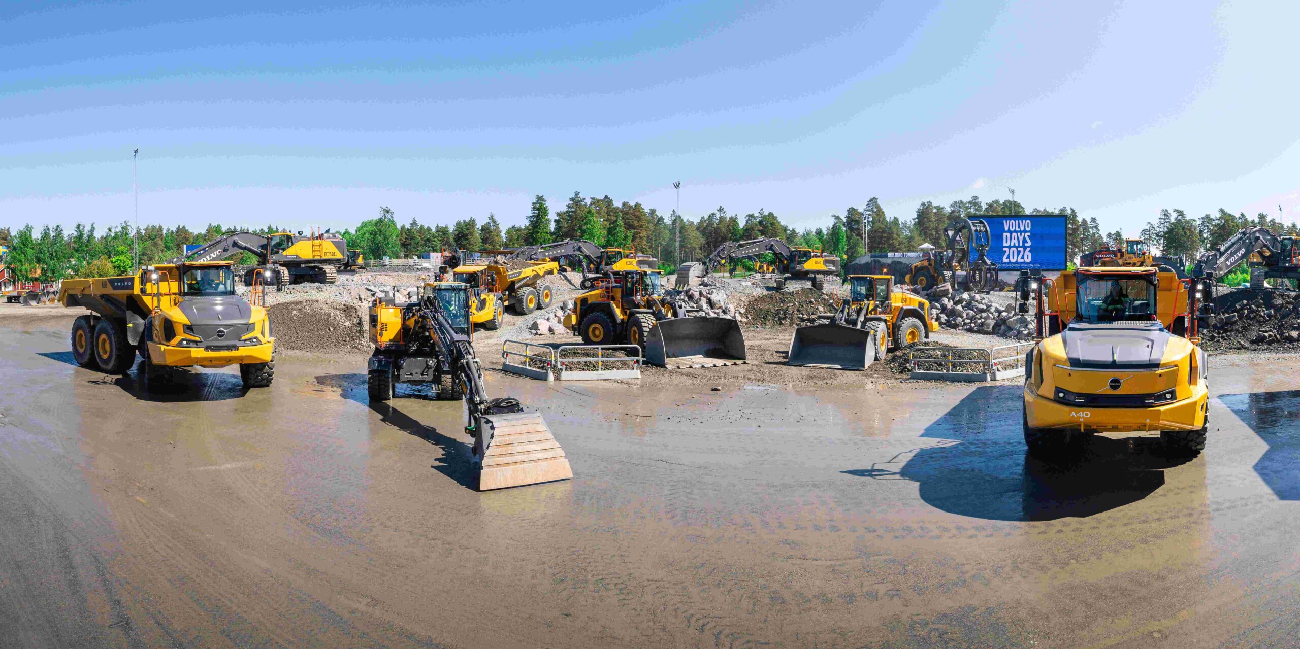 Volvo CE is showcasing its shift towards a more integrated, solutions-driven approach, integrating machines, services and digital technologies to support customers’ evolving needs.
