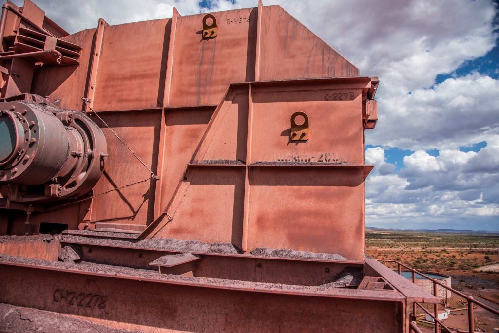A Weba Chute Systems head chute ensures efficient material transfer while reducing wear and spillage.