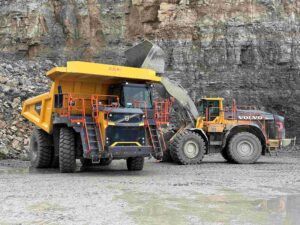 SHF is the first customer in Germany and Europe to operate the new Stage V Volvo R70.