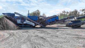 The optional double-deck post screening unit means the MOBIREX MR 130 EVO from Kleemann can produce up to two classes of final product.