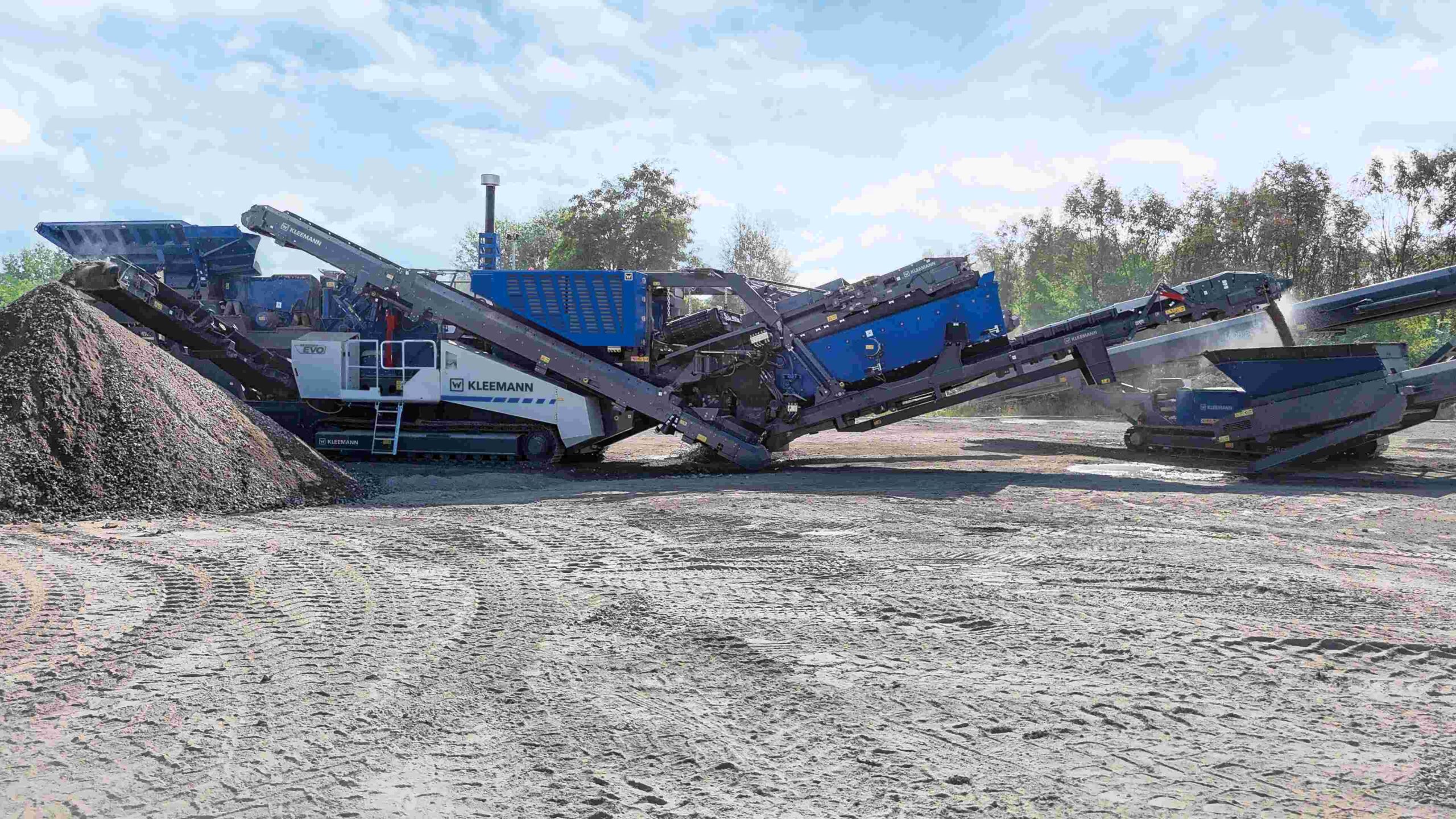 The optional double-deck post screening unit means the MOBIREX MR 130 EVO from Kleemann can produce up to two classes of final product.