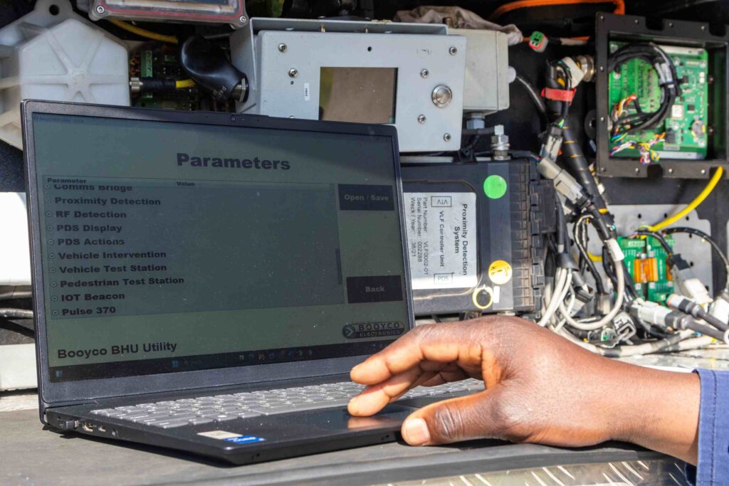ISO 21815 supports technology-neutral communication between different systems, helping streamline the implementation of collision prevention solutions.