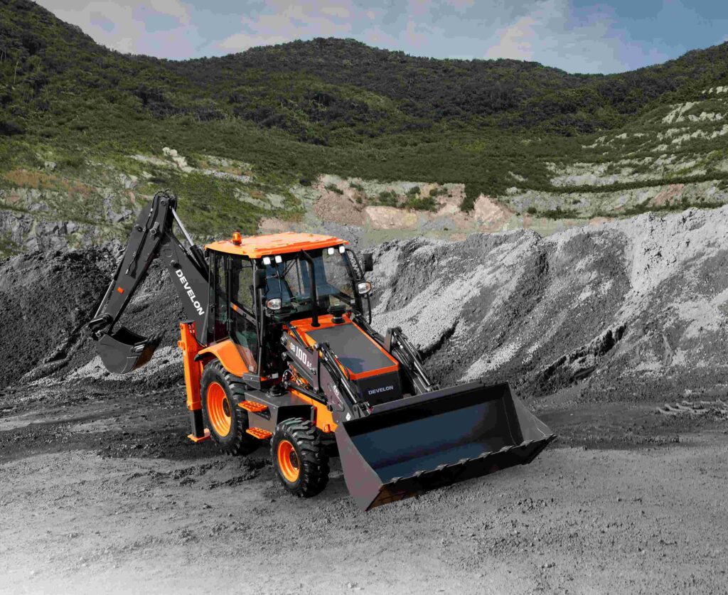 Engineered for demanding operating conditions, the DB100 series delivers increased breakout force, enhanced traction and extended reach in both loader and backhoe applications.