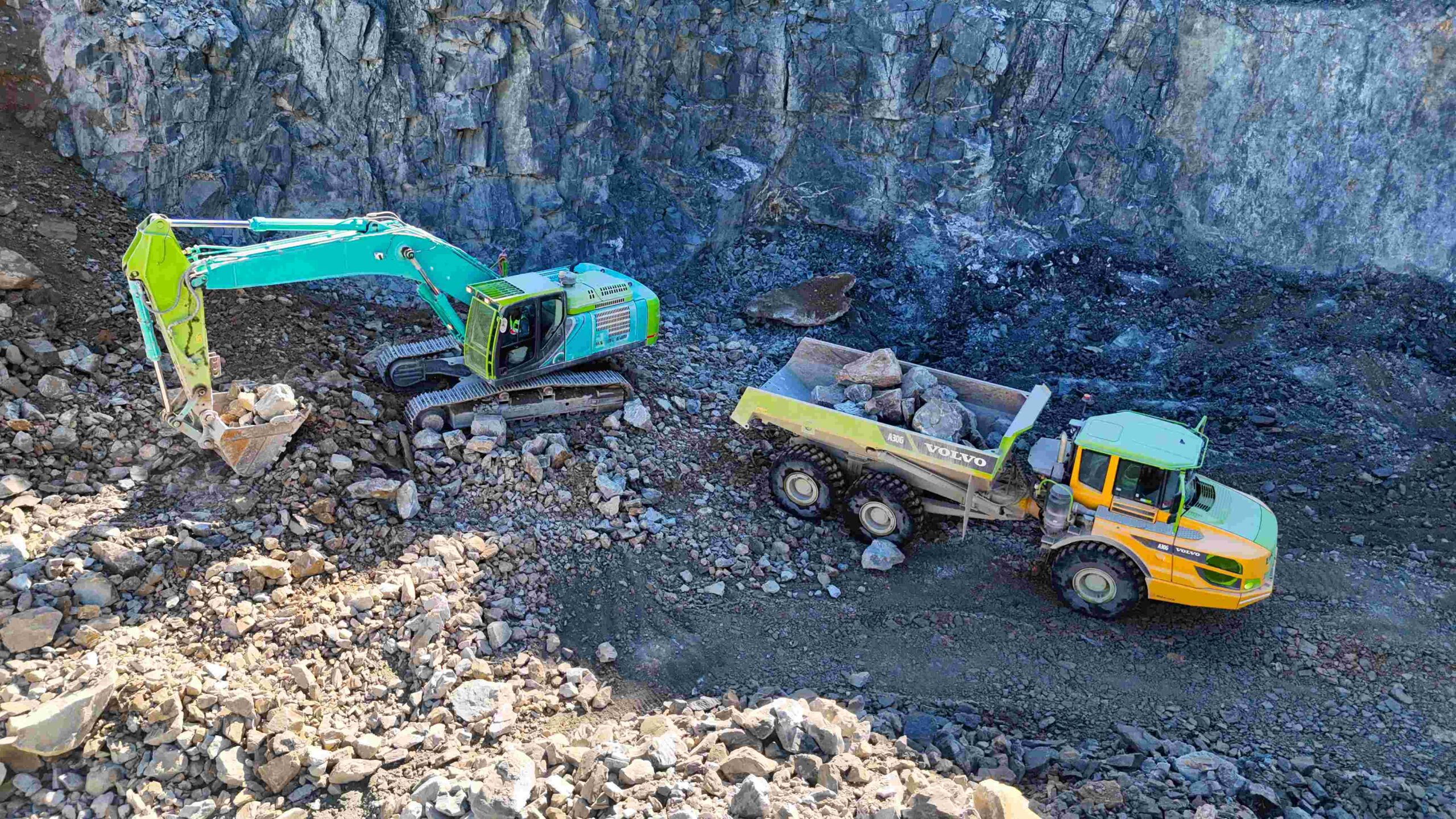 Hamilton Plant Hire reports strong productivity and reliability from its Volvo articulated haulers and the addition of an EC480 excavator.