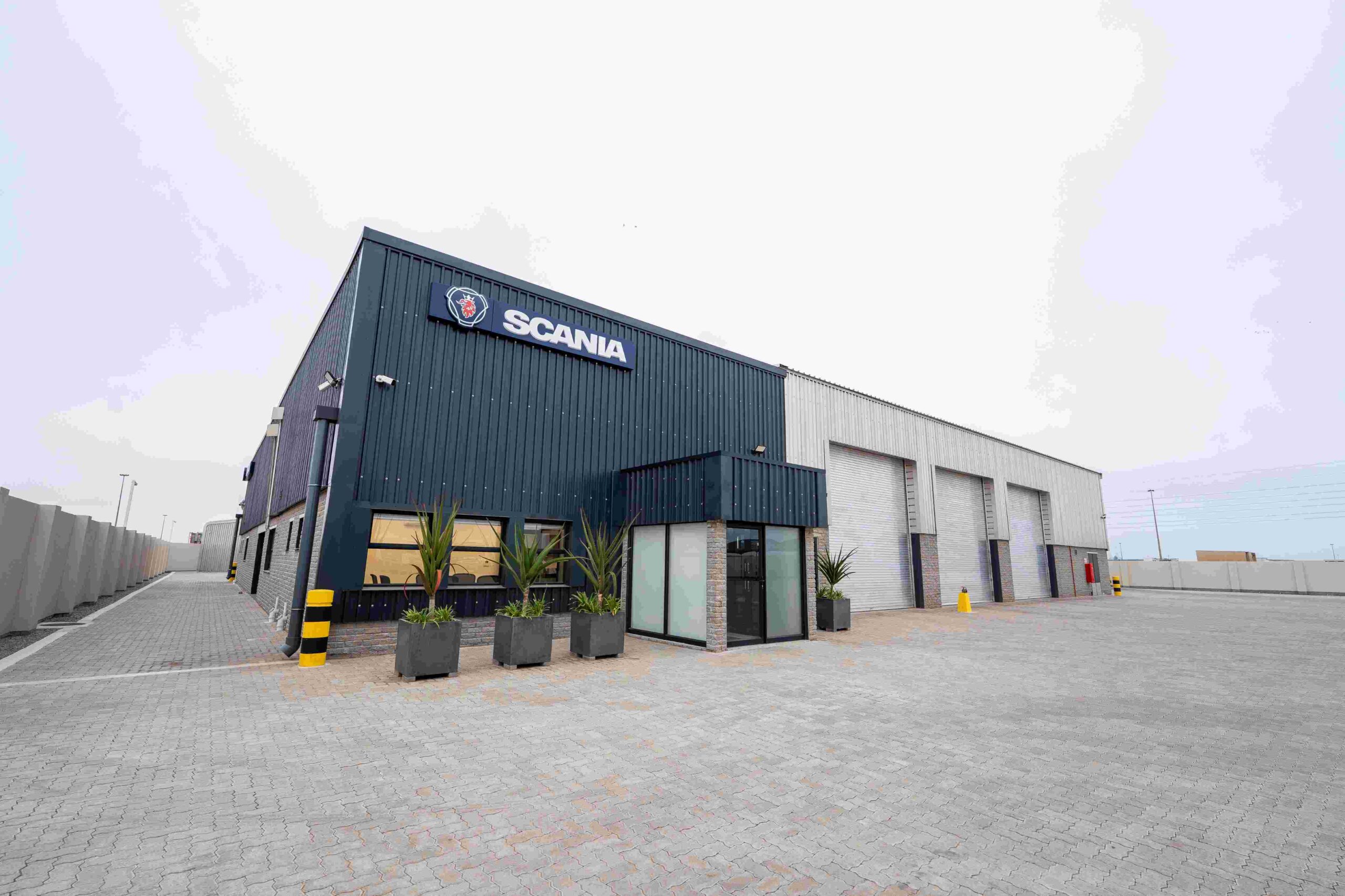 A key highlight of the opening is the introduction of the Scania SUPER powertrain platform to the Namibian market.