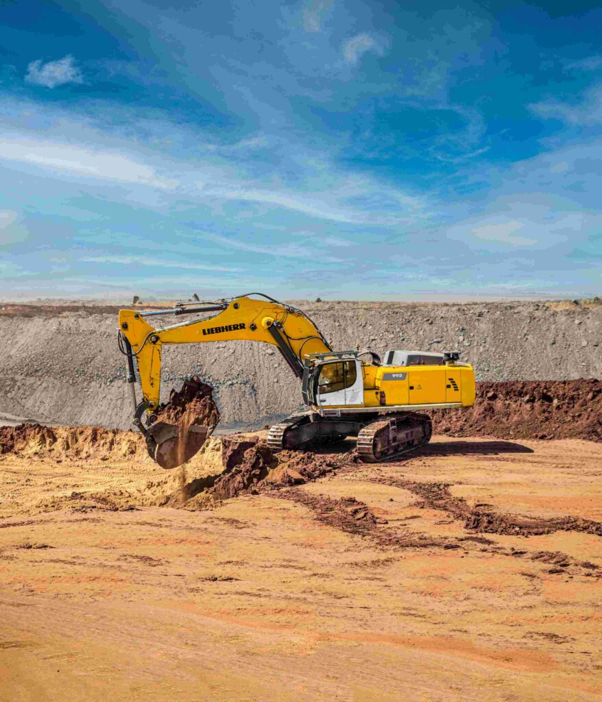 The R 992 delivers reliable, fuel-efficient performance for demanding mining and high-production quarrying operations.